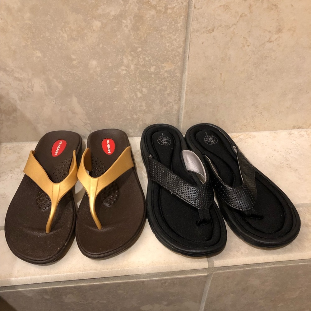 New Sandals lot of two comfort